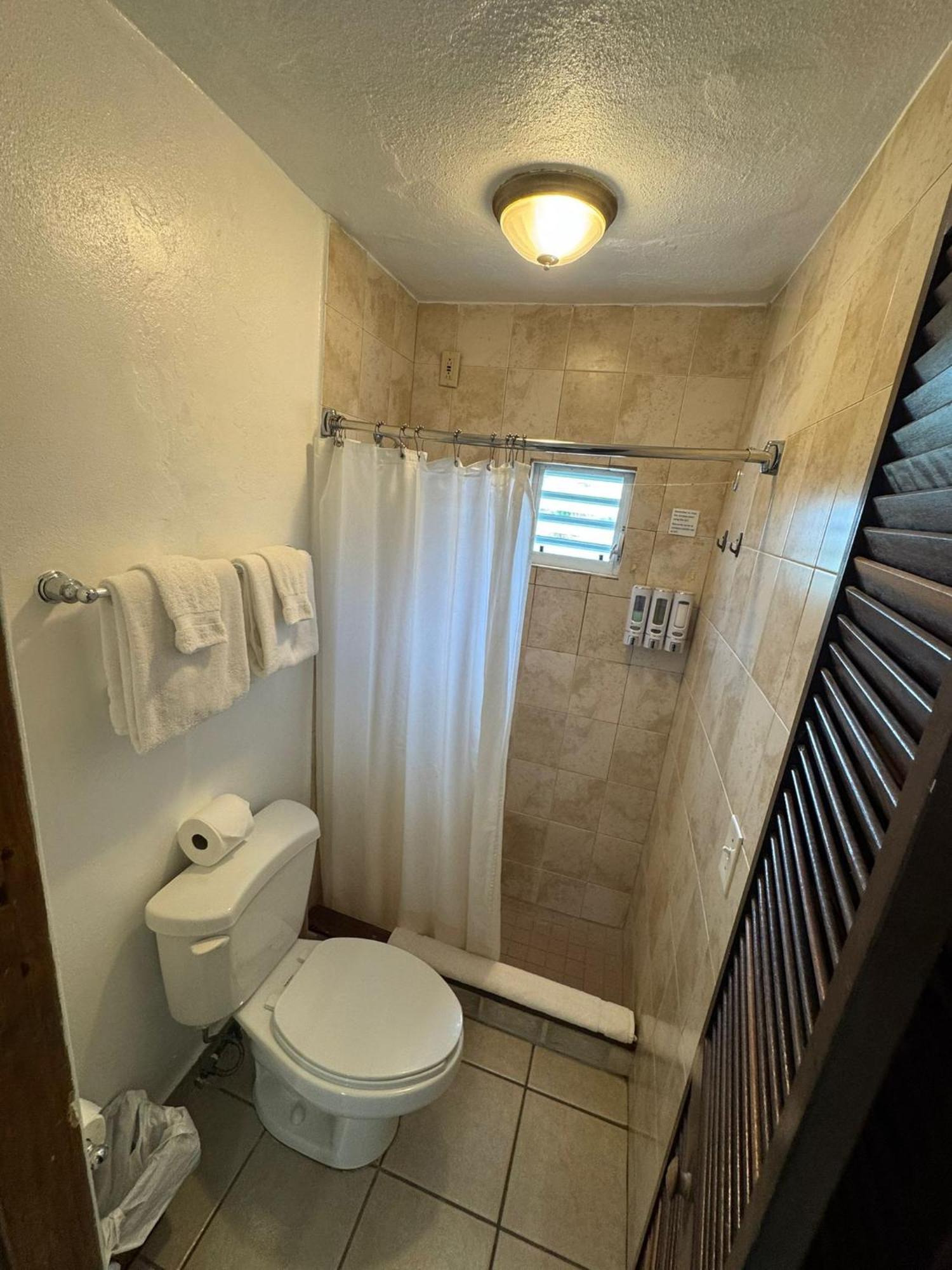 Villa Coral Guesthouse วีเอเกส ภายนอก รูปภาพ